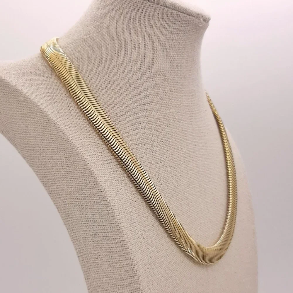 VTG Gold Tone Herringbone Chain Necklace 18.5" - Picture 2 of 4